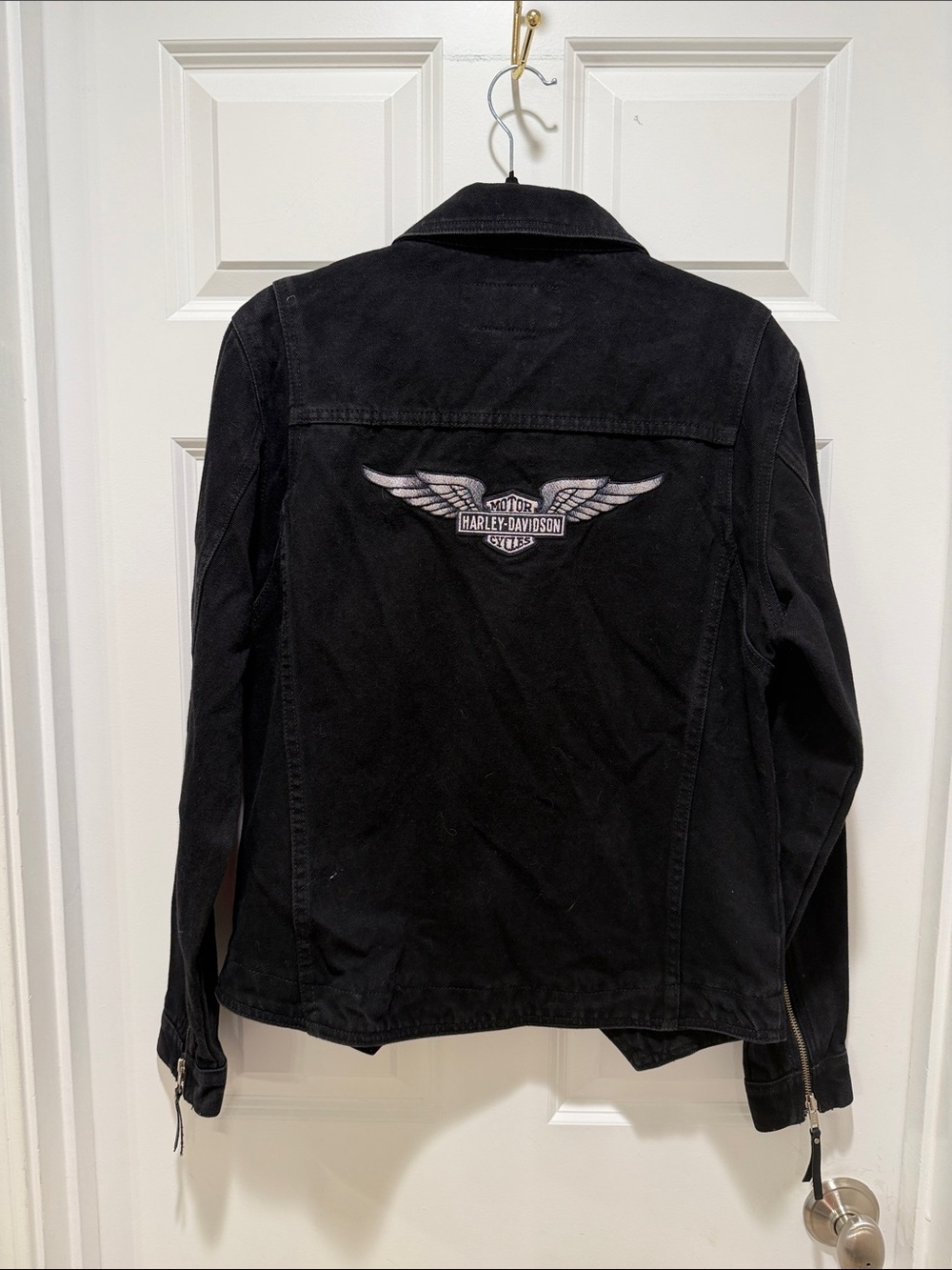 Authentic vintage Harley Davidson Women's fitted Black Denim Jacket embroidered